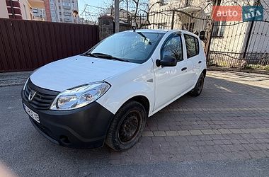 Хэтчбек Dacia Sandero 2012 в Львове