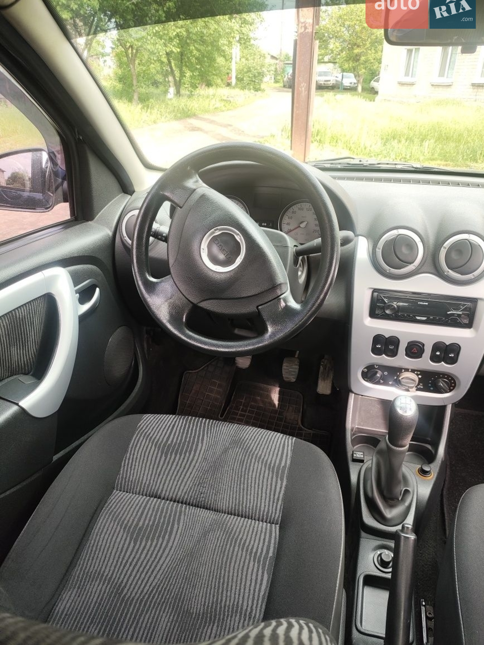 2010 Dacia Sandero - мініатюра 12