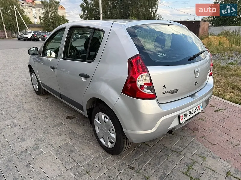 Dacia Sandero 2011