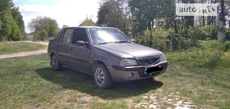 Седан Dacia Solenza 2004 в Чорткові