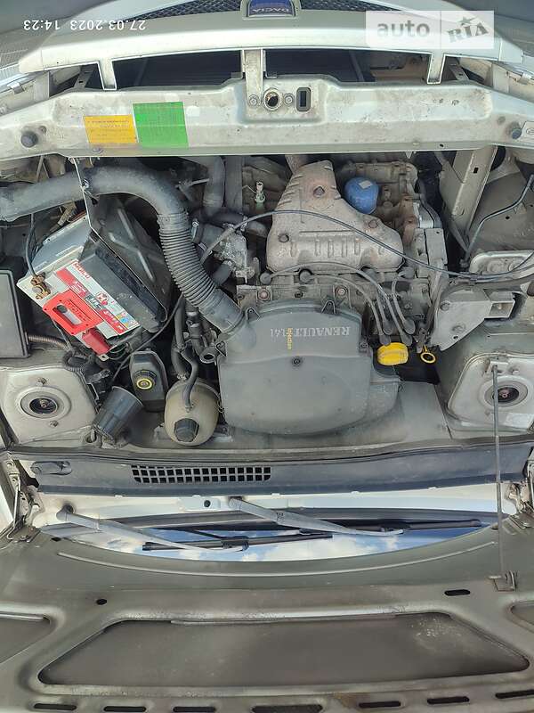 Хэтчбек Dacia Solenza 2004 в Каменском