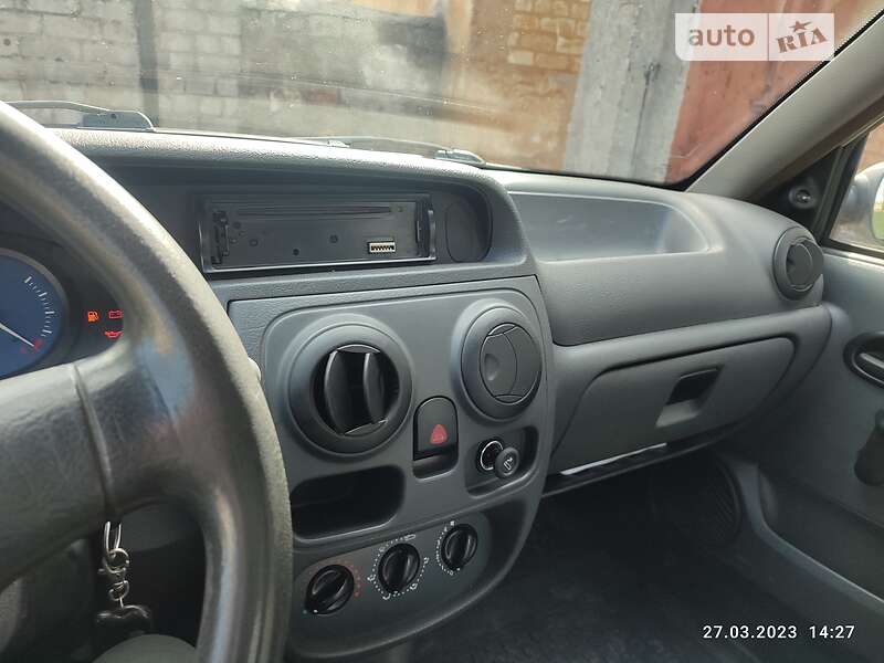 Хэтчбек Dacia Solenza 2004 в Каменском