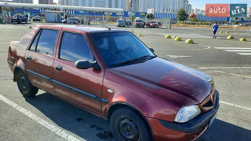 Седан Dacia Solenza 2004 в Киеве