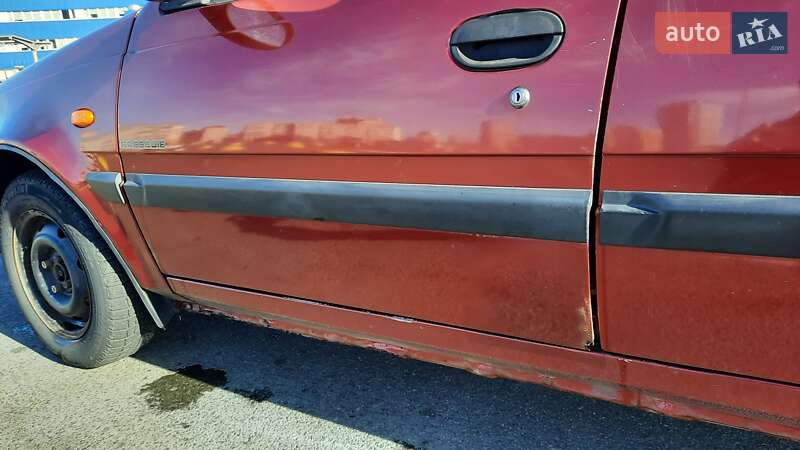 Седан Dacia Solenza 2004 в Киеве