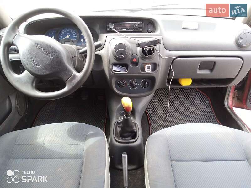 Седан Dacia Solenza 2004 в Романіву