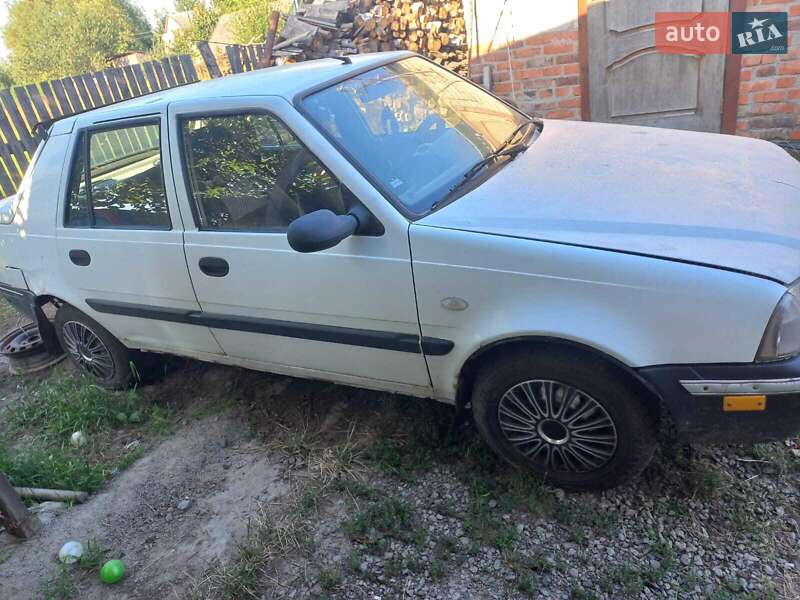 Седан Dacia Solenza 2004 в Малине