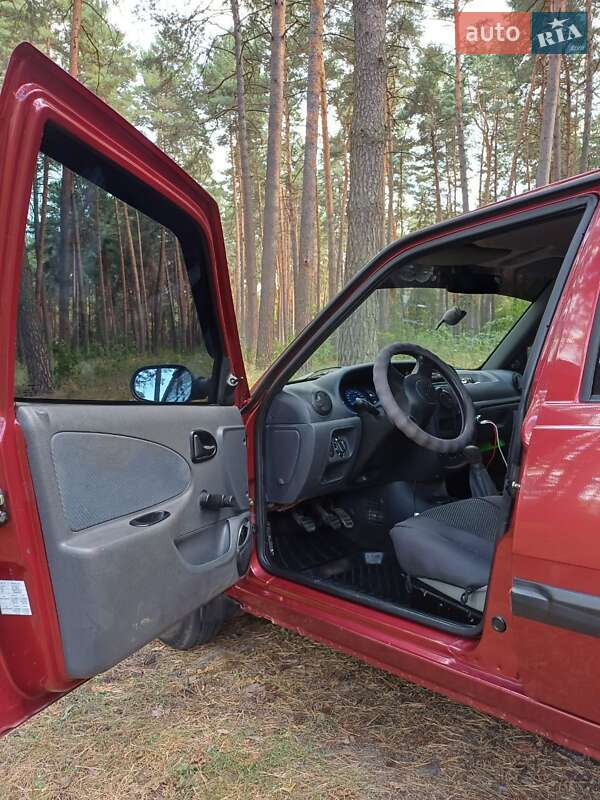 Седан Dacia Solenza 2004 в Богодухове