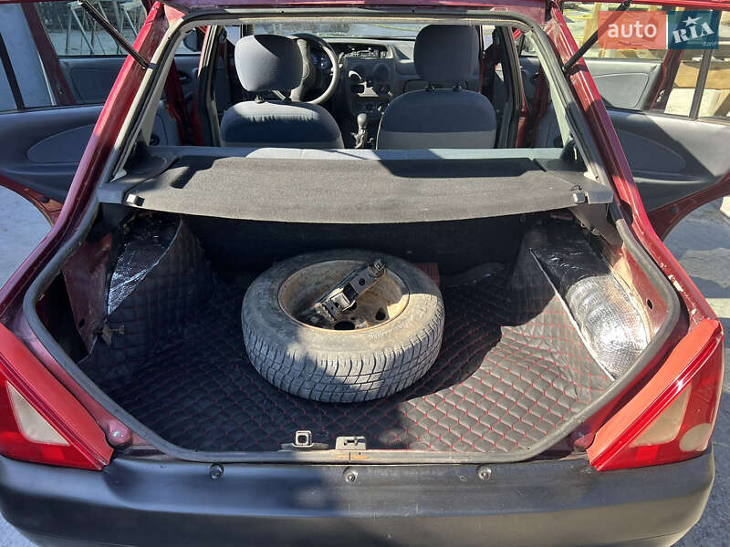 Седан Dacia Solenza 2003 в Киеве фото 16 Седан Dacia Solenza 2003 в Киеве