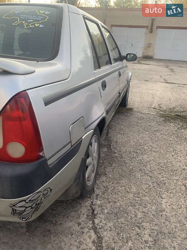 Седан Dacia Solenza 2003 в Кривом Роге