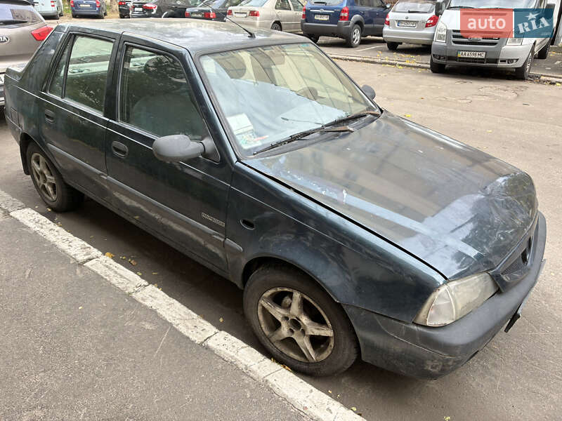 Седан Dacia Solenza 2004 в Киеве