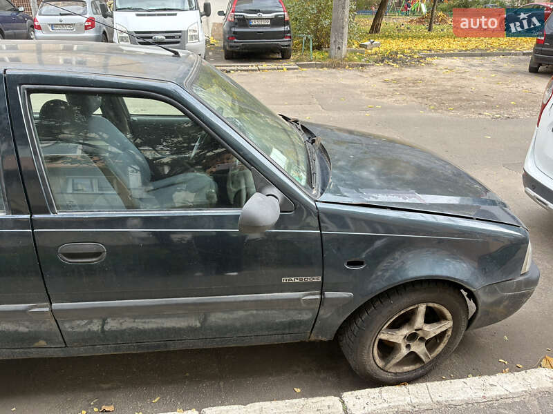 Седан Dacia Solenza 2004 в Киеве