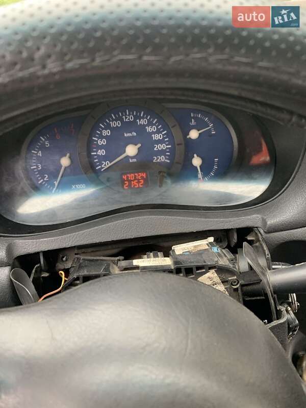 Седан Dacia Solenza 2003 в Вараші