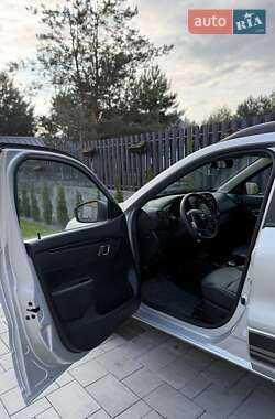 Внедорожник / Кроссовер Dacia Spring 2020 в 