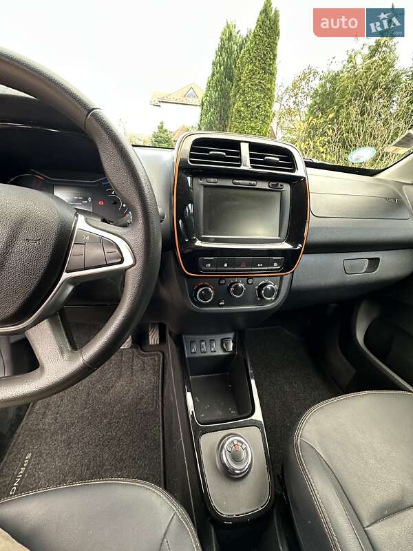 Позашляховик / Кросовер Dacia Spring 2022 в Вигоді