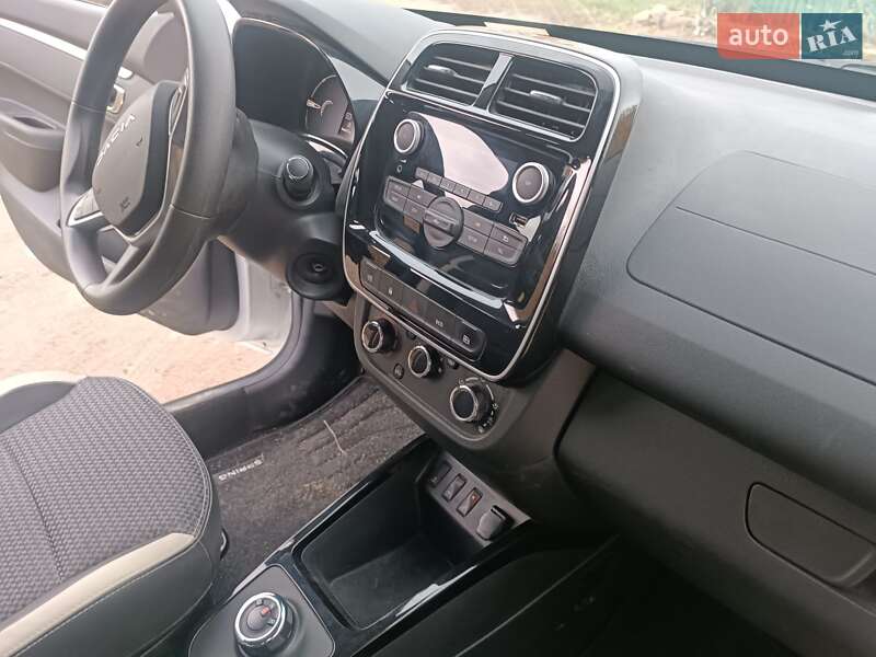 Позашляховик / Кросовер Dacia Spring 2023 в Дубні