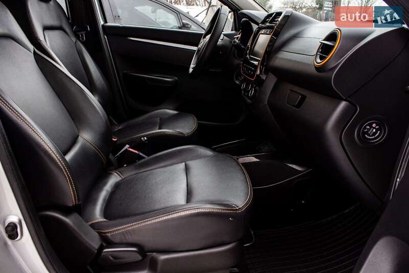 Внедорожник / Кроссовер Dacia Spring 2020 в Львове