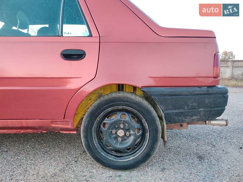 Хэтчбек Dacia SuperNova 2003 в Раздельной