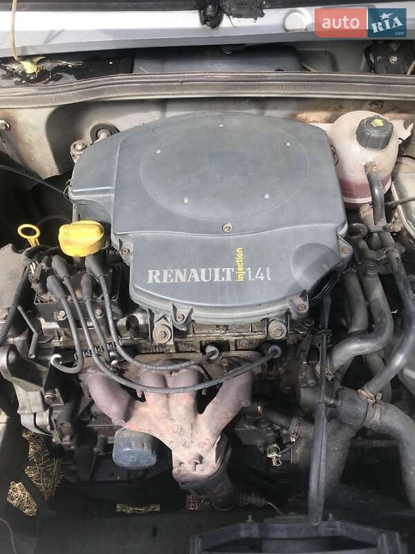 Седан Dacia SuperNova 2003 в Попельне
