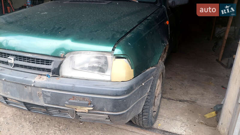 Седан Dacia SuperNova 2003 в Мизоче