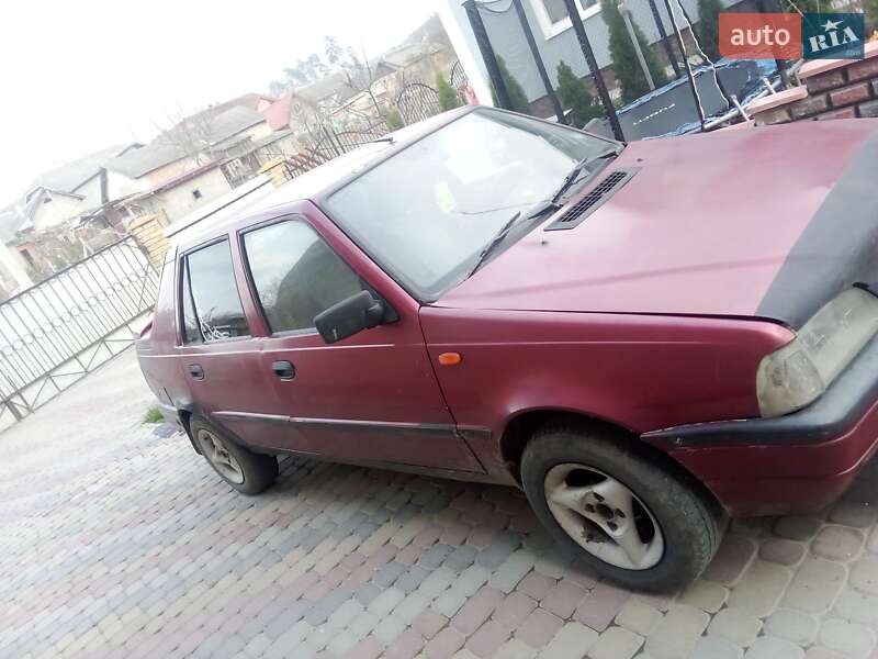 Седан Dacia SuperNova 2003 в Тернополе
