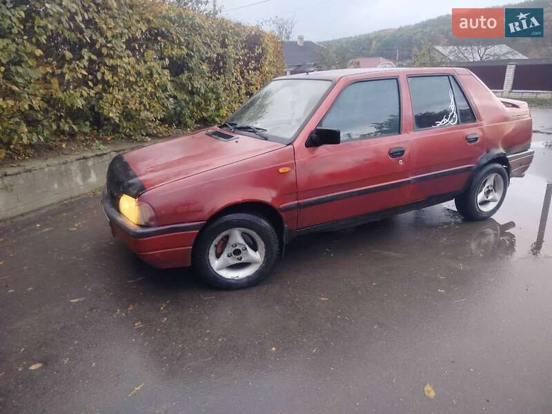 Седан Dacia SuperNova 2003 в Тернополе