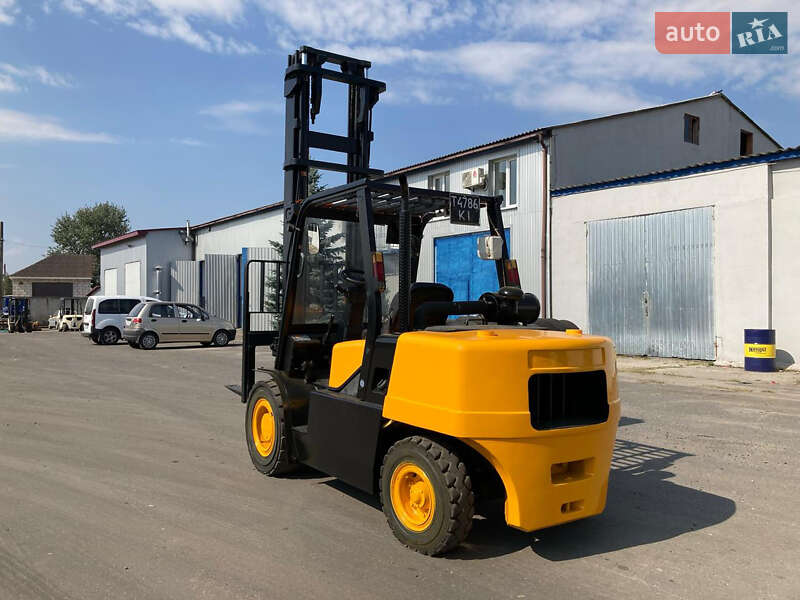 Вилочный погрузчик Daewoo D 70 2006 в Киеве