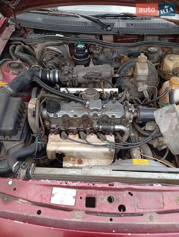 Седан Daewoo Espero 1995 в Тиврову