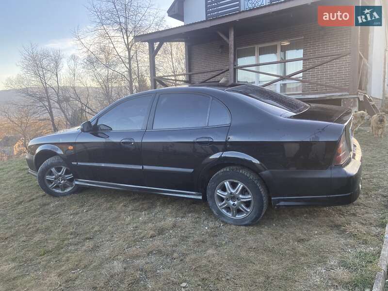 Седан Daewoo Evanda 2003 в Ужгороді