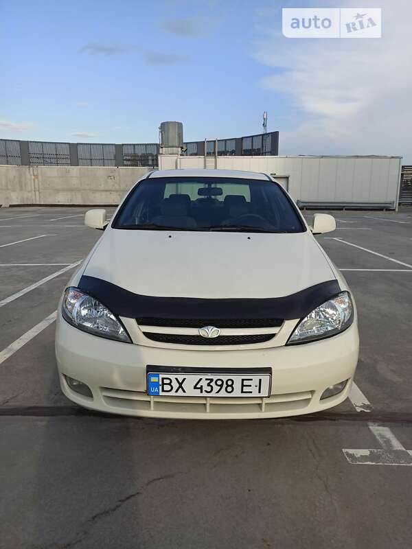 Седан Daewoo Gentra 2013 в Києві