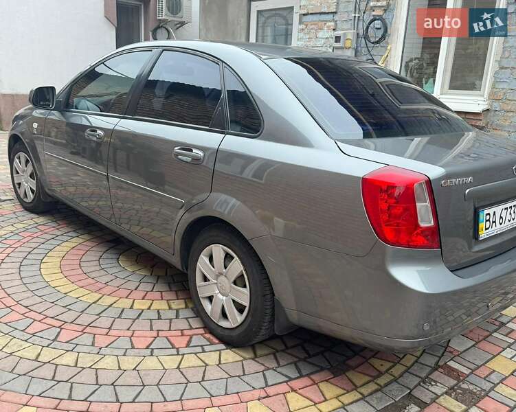 Седан Daewoo Gentra 2013 в Кропивницком