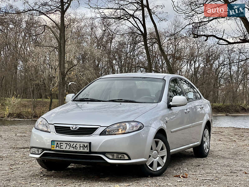 Седан Daewoo Gentra 2014 в Днепре