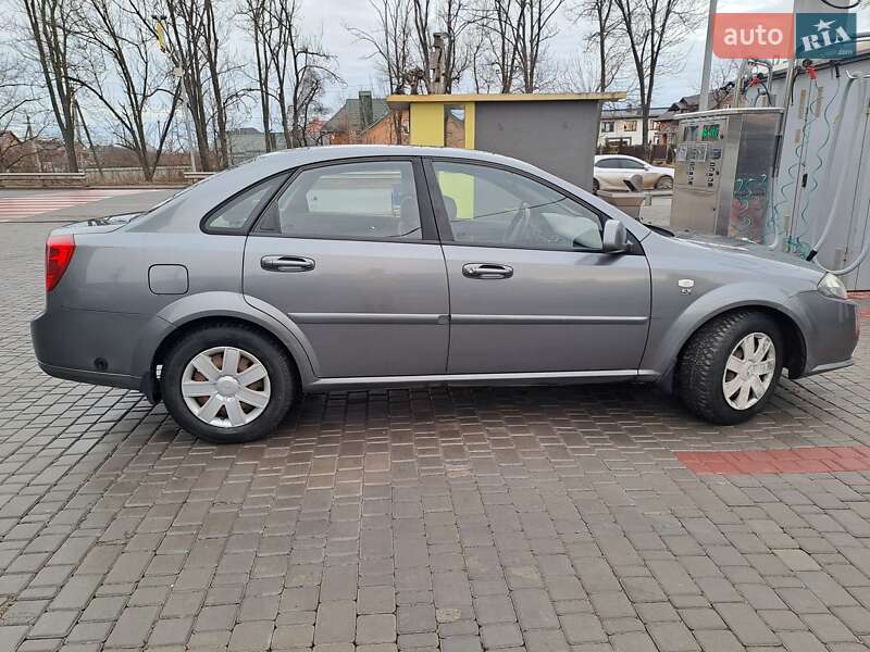 Седан Daewoo Gentra 2013 в Виннице