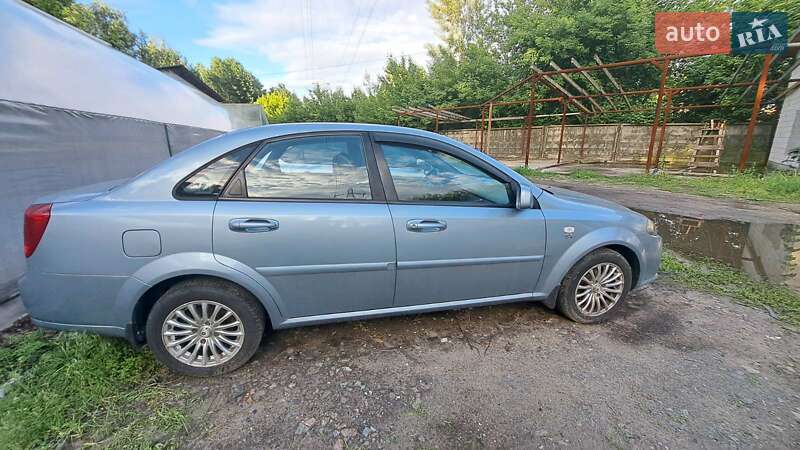 Седан Daewoo Gentra 2013 в Киеве