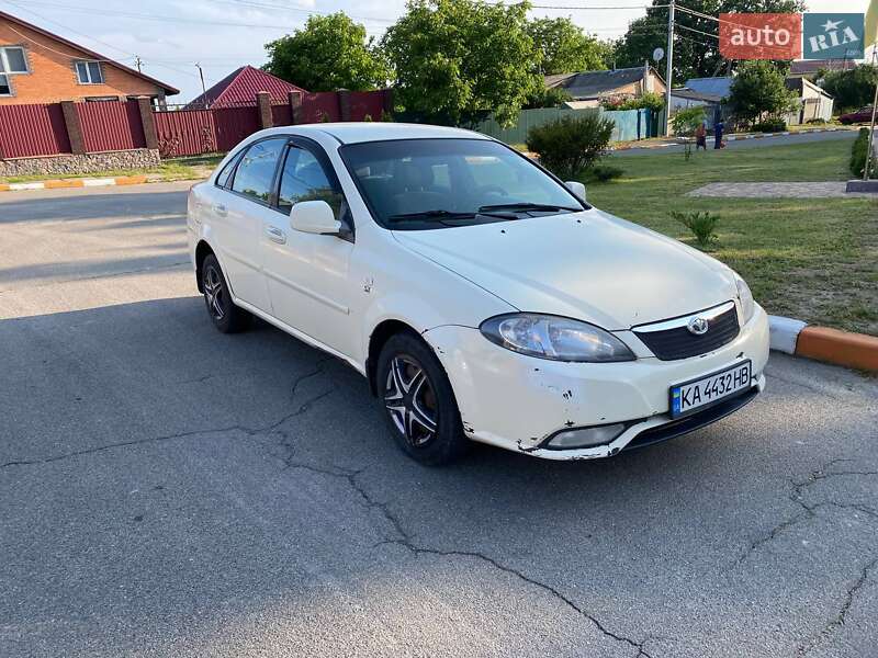 Седан Daewoo Gentra 2014 в 