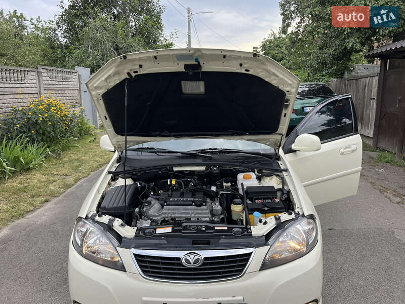 Седан Daewoo Gentra 2013 в Києві