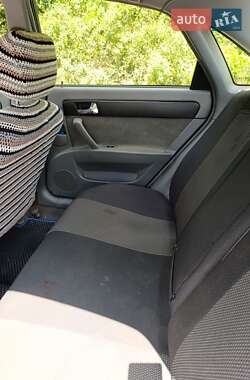 Седан Daewoo Gentra 2015 в 