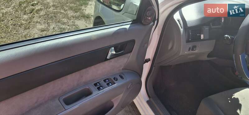 Седан Daewoo Gentra 2015 в Харькове