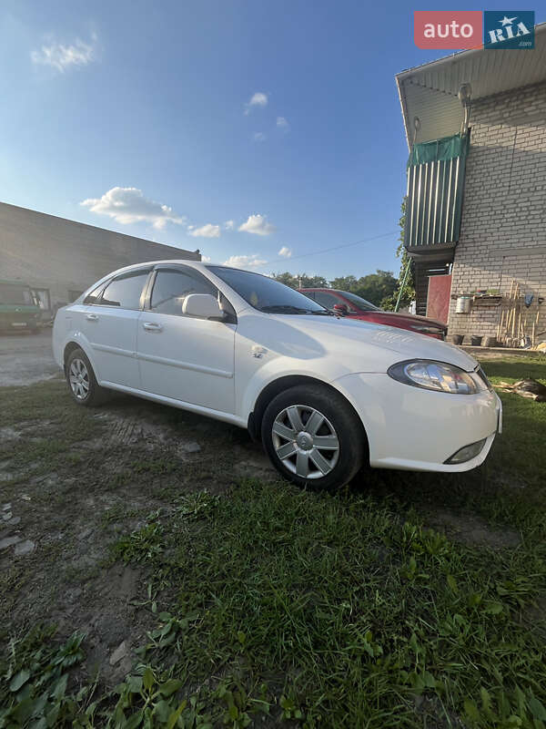 Седан Daewoo Gentra 2013 в Харькове