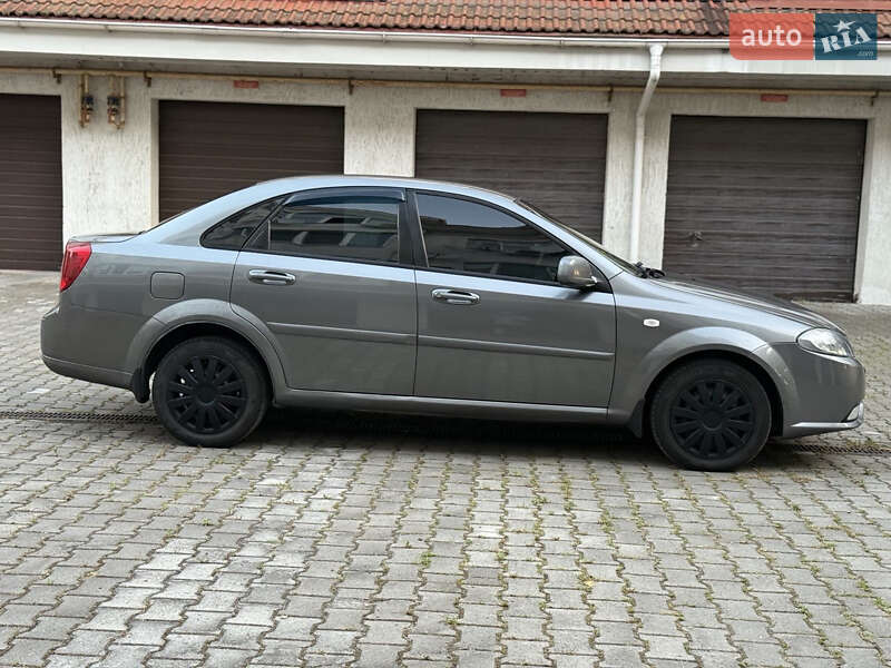 Седан Daewoo Gentra 2014 в Києві