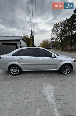 Седан Daewoo Gentra 2014 в  фото 4 Седан Daewoo Gentra 2014 в