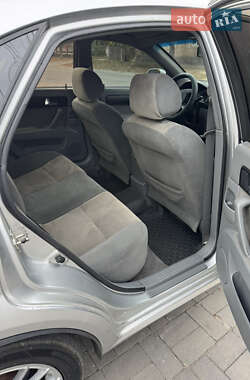 Седан Daewoo Gentra 2014 в  фото 15 Седан Daewoo Gentra 2014 в