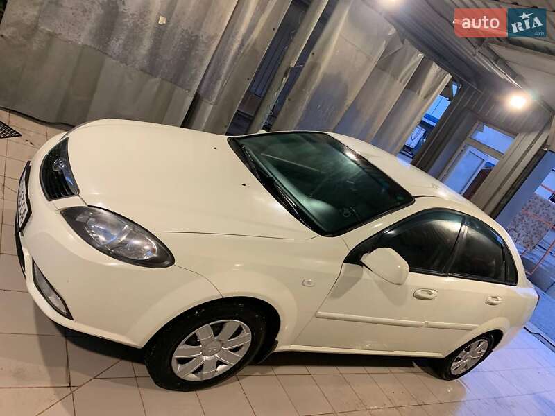 Седан Daewoo Gentra 2013 в Кролевці