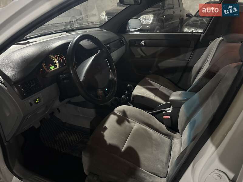 Седан Daewoo Gentra 2013 в Золотоноші