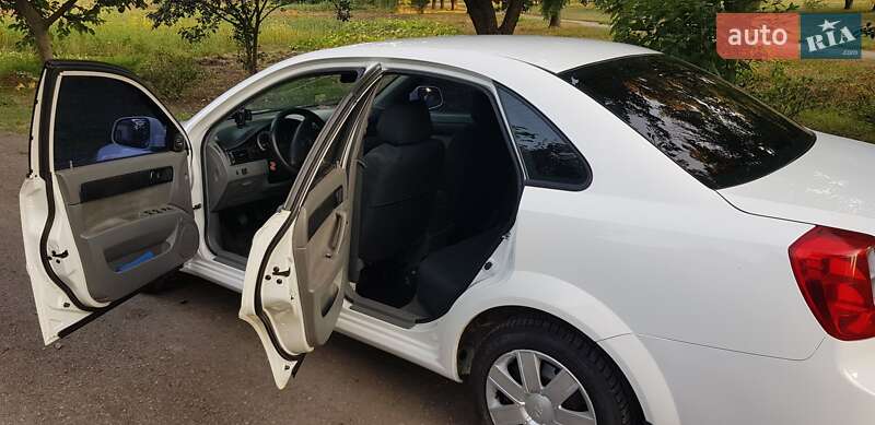 Седан Daewoo Gentra 2013 в Лозовій