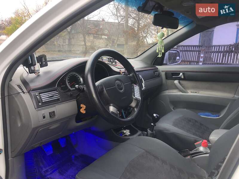 Седан Daewoo Gentra 2013 в Лозовій