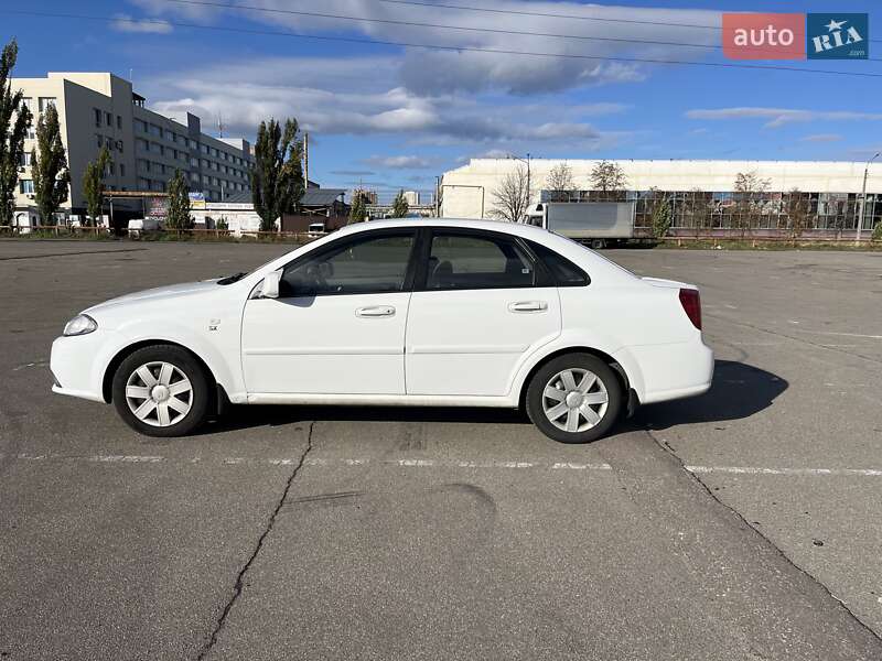 Седан Daewoo Gentra 2013 в Києві фото 8 Седан Daewoo Gentra 2013 в Києві