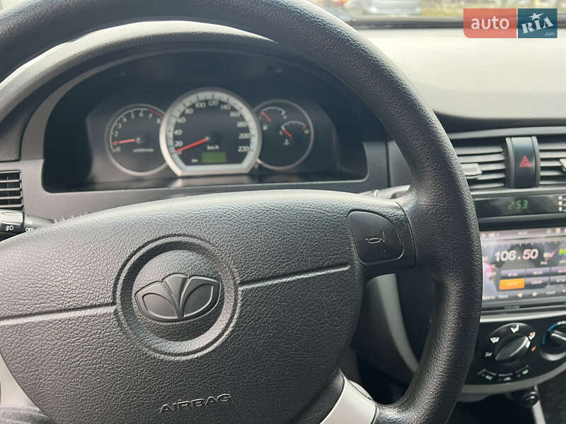 Седан Daewoo Gentra 2013 в Києві