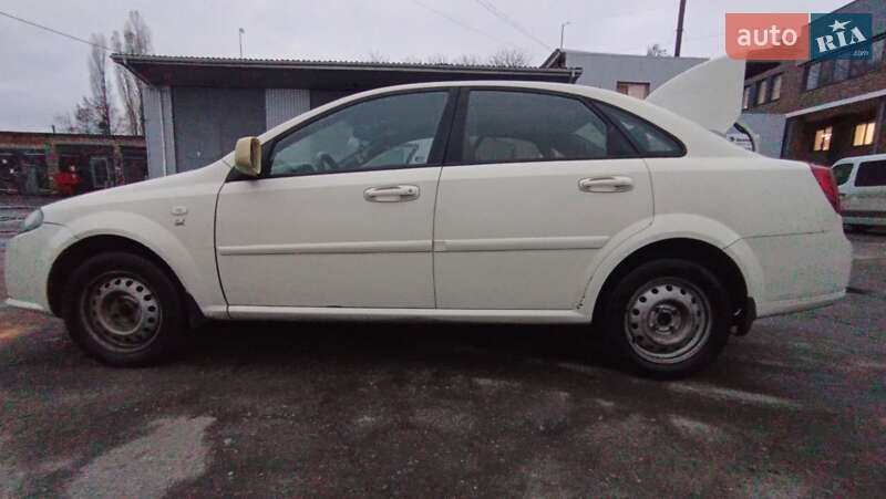 Седан Daewoo Gentra 2013 в Полтаві