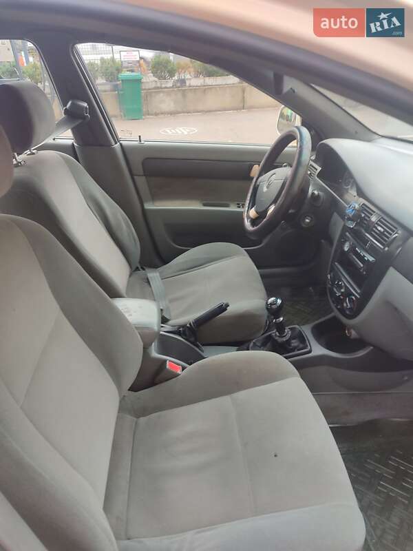 Седан Daewoo Gentra 2014 в Дніпрі