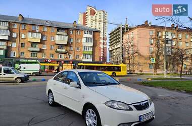 Седан Daewoo Gentra 2015 в Киеве